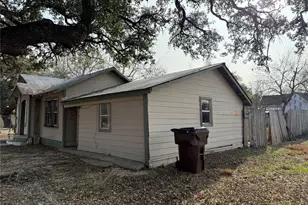 1109 Pecos St, Lockhart, TX 78644 - Photo 14