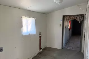 1109 Pecos St, Lockhart, TX 78644 - Photo 6