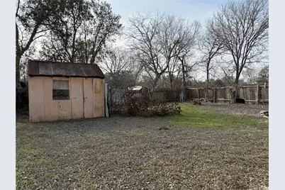 1109 Pecos Street, Lockhart, TX 78644 - Photo 4