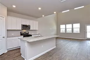 401 Rainmaker Ln, Bastrop, TX 78602 - Photo 4