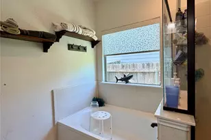 8704 Keynes Ln, Austin, TX 78747 - Photo 10