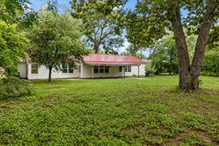 709 NE Tiger Ln, Smithville, TX 78957 - Photo 24