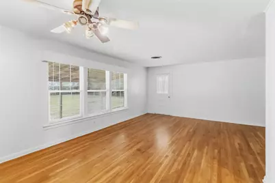 709 NE Tiger Lane, Smithville, TX 78957 - Photo 4