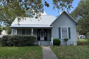 701 Garwood St, Smithville, TX 78957 - Photo 1
