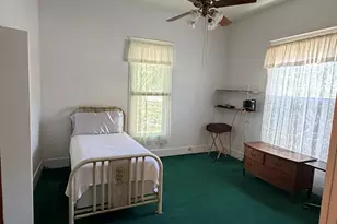 701 Garwood St, Smithville, TX 78957 - Photo 18