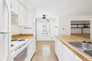 910 Duncan Ln, Austin, TX 78705 - Photo 22