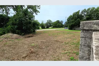 530 W 22nd Street, Georgetown, TX 78626 - Photo 8