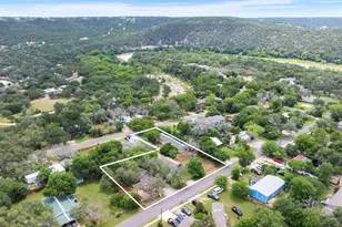 11608 Travis St, Jonestown, TX 78645 - Photo 4