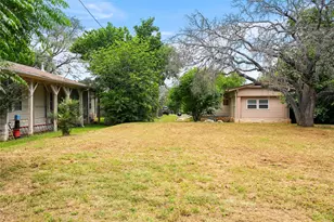 11608 Travis St, Jonestown, TX 78645 - Photo 2