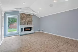 1515 Mearns Meadow Blvd, Austin, TX 78758 - Photo 10