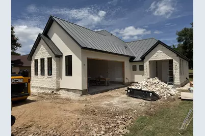 114 Meadowlakes Drive, Meadowlakes, TX 78654 - Photo 2