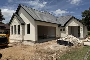 114 Meadowlakes Dr, Meadowlakes, TX 78654 - Photo 2