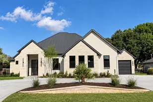 114 Meadowlakes Dr, Meadowlakes, TX 78654 - Photo 1