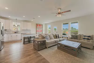 1915 T H Johnson Drive, Taylor, TX 76574 - Photo 2