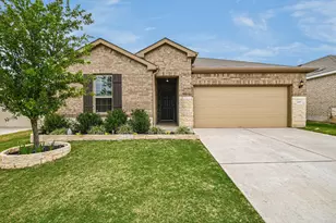 1915 T H Johnson Dr, Taylor, TX 76574 - Photo 1
