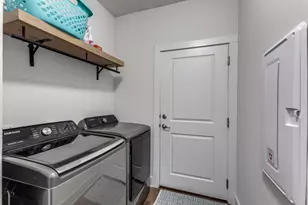 7909 Donnelley Dr, Austin, TX 78744 - Photo 22