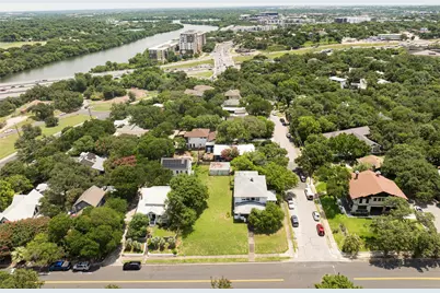 1107 Travis Heights Boulevard, Austin, TX 78704 - Photo 2