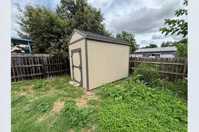 2101 Whistling Way, Taylor, TX 76574 - Photo 16