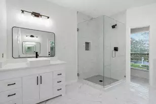 102 Laura Ln, Austin, TX 78746 - Photo 10