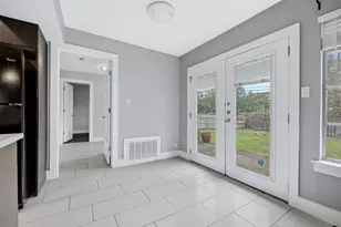 3910 Hillside Dr, Round Rock, TX 78681 - Photo 12