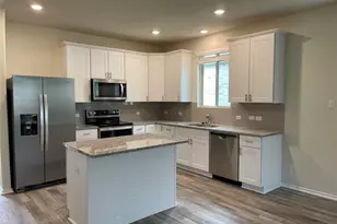 105 Onna St, Taylor, TX 76574 - Photo 2