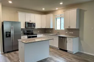 105 Onna St, Taylor, TX 76574 - Photo 2