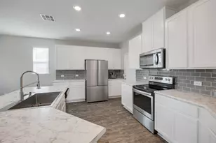 214 Saranac Dr, Elgin, TX 78621 - Photo 8