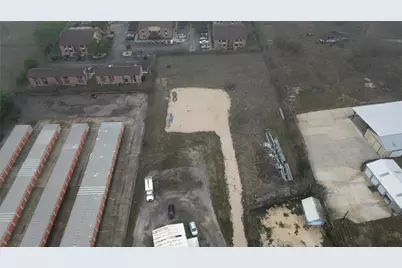 1415 S Commerce Street, Lockhart, TX 78644 - Photo 12