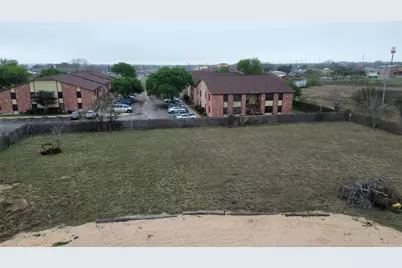 1415 S Commerce Street, Lockhart, TX 78644 - Photo 4