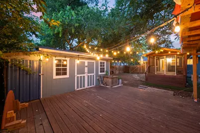 5802 Chesterfield Avenue, Austin, TX 78752 - Photo 18