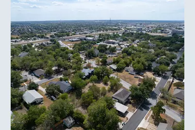 304 N Fm 1660, Hutto, TX 78634 - Photo 6