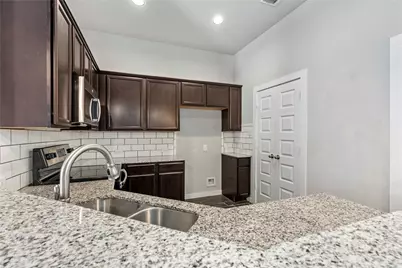 334 Creekside Curve Curve, New Braunfels, TX 78130 - Photo 8