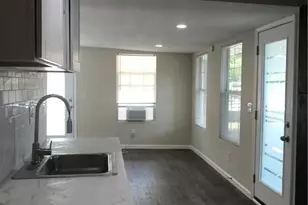 1119 Spur St, Austin, TX 78721 - Photo 4