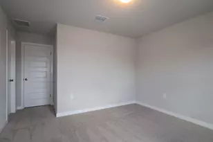 9400 Corvallis Dr, Austin, TX 78747 - Photo 14