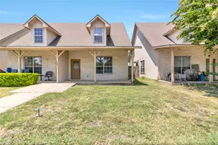 200 Sandstone Dr, Jarrell, TX 76537 - Photo 2