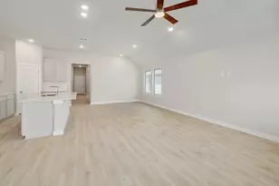 107 Malibu, Hutto, TX 78634 - Photo 10
