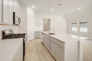 107 Malibu, Hutto, TX 78634 - Photo 6