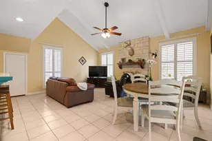 4 Townhouse Cir, Wimberley, TX 78676 - Photo 6