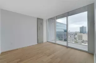 313 W 17th St, Austin, TX 78701 - Photo 12