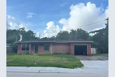 115 Forest Oaks Lane, Lake Jackson, TX 77566 - Photo 1
