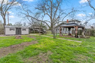 501 E 6th St, Cameron, TX 76520 - Photo 8