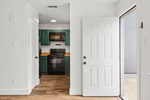 1712 N Timber Ridge Rd, Austin, TX 78741 - Photo 12