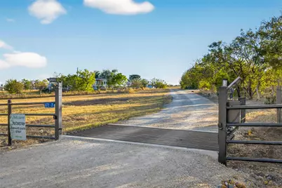 672 County Road 447, Waelder, TX 78959 - Photo 1