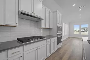 429 Brandywine Rd, Hutto, TX 78634 - Photo 6