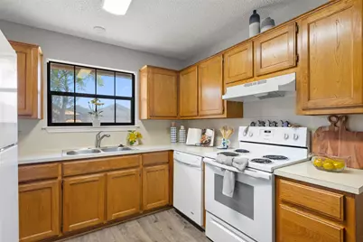 410 Village Lane, Buda, TX 78610 - Photo 10