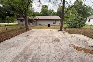 121 Lba Dr, Bastrop, TX 78602 - Photo 12