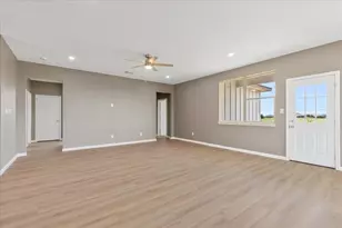 151 Bianca Cir, Del Valle, TX 78617 - Photo 4