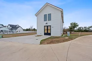 1006 Frost Ave, Driftwood, TX 78619 - Photo 2