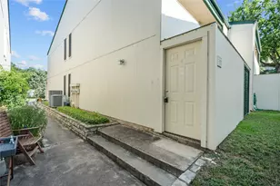 6718 Silvermine Dr, Austin, TX 78736 - Photo 16