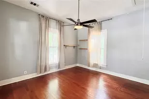 1113 E 2nd St, Austin, TX 78702 - Photo 4
